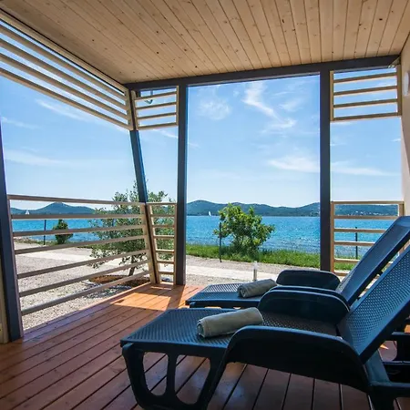 Holiday home Mobile Plumeria 2 *