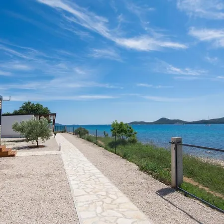 Mobile Plumeria 2 Vakantiehuis Biograd Na Moru